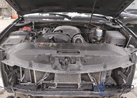 2013 Cadillac Escalade Esv Platinum Edition z USA, uszkodzony, nr VIN 1GYS4KEF0DR360046